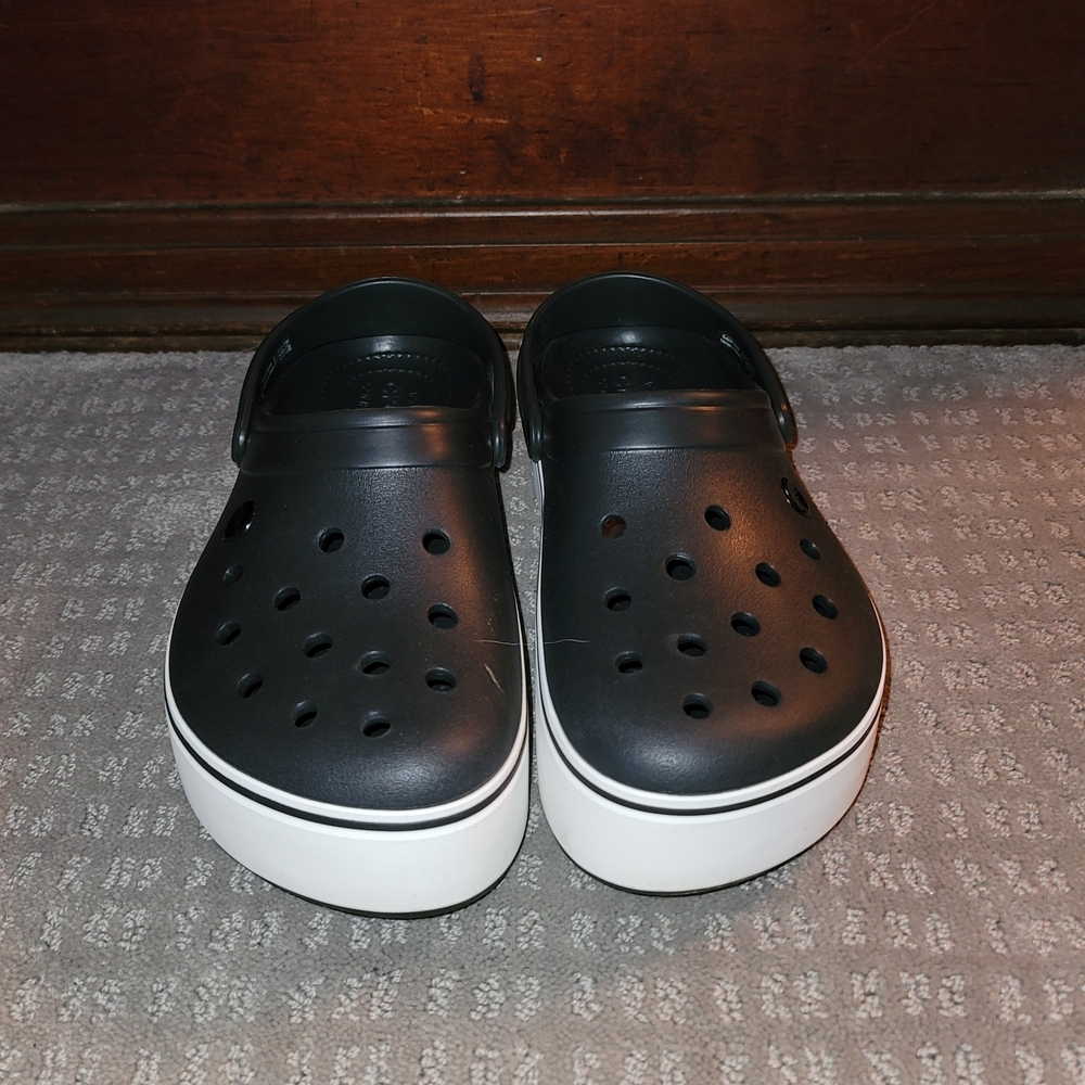CROCS Platform Clog Sandals Unisex Women 9 / Men 7 - Black With White Trim